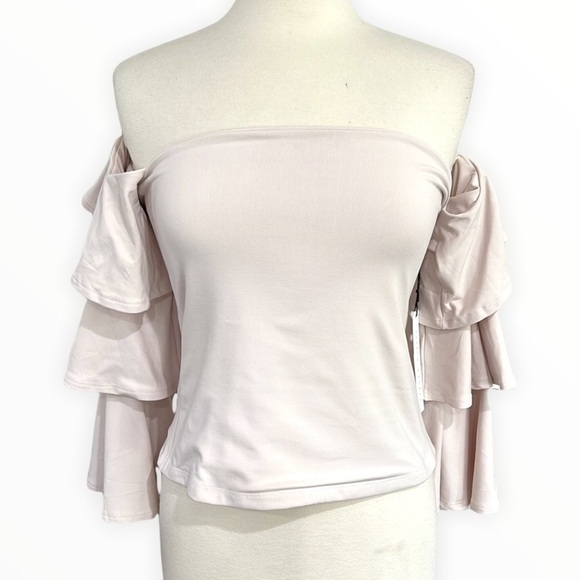 NWT Susana Monaco CREAM Off The Shoulder Tiered Ruffle Bell Sleeve Top S… - Picture 2 of 8